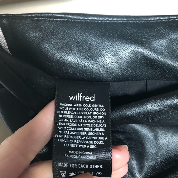 ARITZIA WILFRED Harlequin vegan leather ruched skirt, SZ 8 (fits like a 6) - Picture 6 of 6